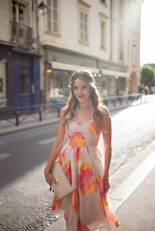 Julia from Gal Meets Glam in Tracy Reese Dress roaming through Paris