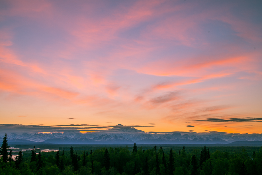 Mt-McKinley-Sunrise-from-Talkeetna-Alaskan-Lodge